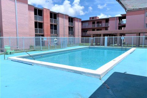 Copropriété à louer à Miami, Floride: 2 chambres, 74.32 m2 № 2067404 - photo 15