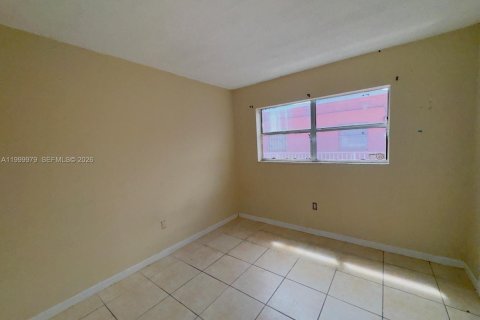 Copropriété à louer à Miami, Floride: 2 chambres, 74.32 m2 № 2067404 - photo 3