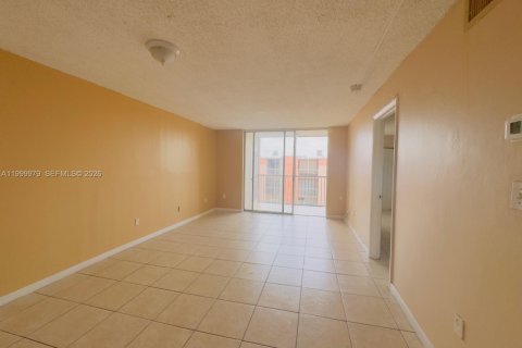 Copropriété à louer à Miami, Floride: 2 chambres, 74.32 m2 № 2067404 - photo 14