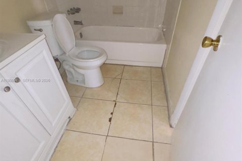 Copropriété à louer à Miami, Floride: 2 chambres, 74.32 m2 № 2067404 - photo 5