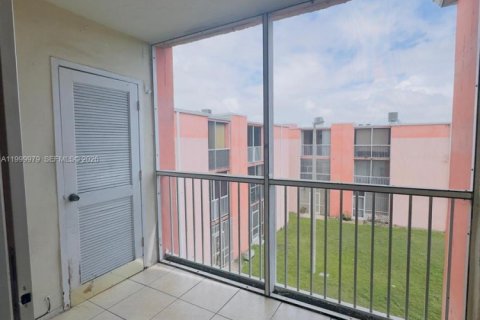Copropriété à louer à Miami, Floride: 2 chambres, 74.32 m2 № 2067404 - photo 12