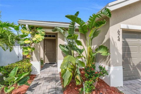 House in Florida City, Florida 3 bedrooms, 141.3 sq.m. № 1927984 - photo 5