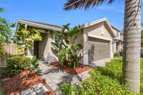 House in Florida City, Florida 3 bedrooms, 141.3 sq.m. № 1927984 - photo 4