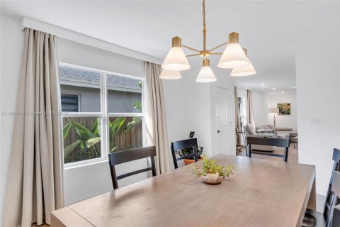 House in Florida City, Florida 3 bedrooms, 141.3 sq.m. № 1927984 - photo 8