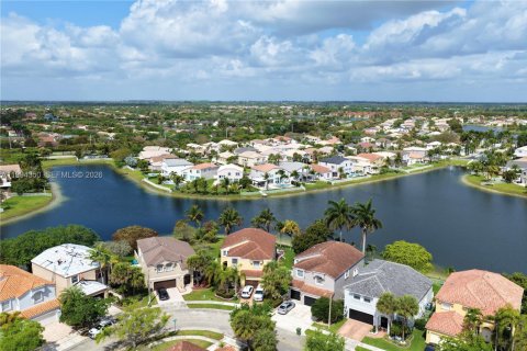 House in Pembroke Pines, Florida 4 bedrooms, 310.94 sq.m. № 2059157 - photo 27