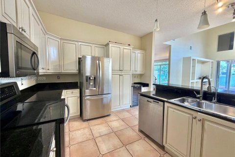 House in Pembroke Pines, Florida 4 bedrooms, 310.94 sq.m. № 2059157 - photo 9