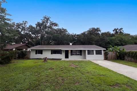 House in Ocala, Florida 3 bedrooms, 132.2 sq.m. № 2284153