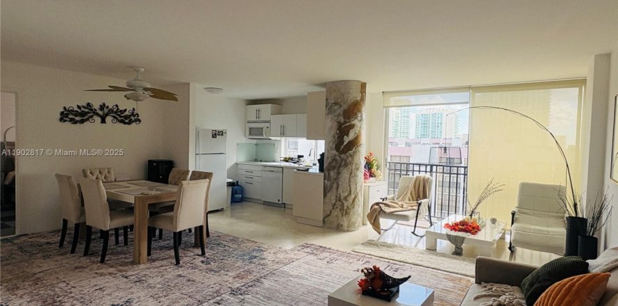 Condominio en Sunny Isles Beach, Florida, 1 dormitorio  № 1954239