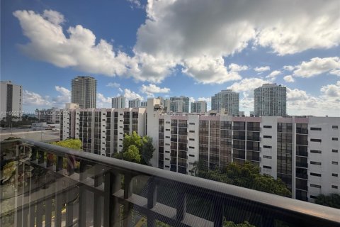 Condominio en alquiler en Sunny Isles Beach, Florida, 1 dormitorio, 71.26 m2 № 1954239 - foto 9