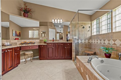 House in Tampa, Florida 4 bedrooms, 243.5 sq.m. № 2151976 - photo 25
