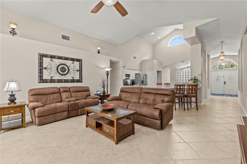 House in Tampa, Florida 4 bedrooms, 243.5 sq.m. № 2151976 - photo 16