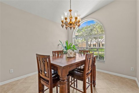 House in Tampa, Florida 4 bedrooms, 243.5 sq.m. № 2151976 - photo 9