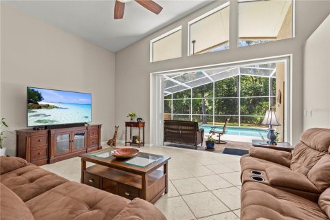 House in Tampa, Florida 4 bedrooms, 243.5 sq.m. № 2151976 - photo 15