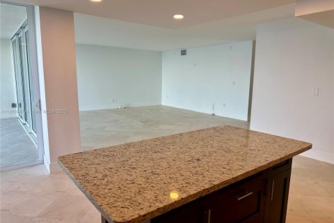 Condominio en alquiler en Key Biscayne, Florida, 3 dormitorios, 174.19 m2 № 1968038 - foto 15