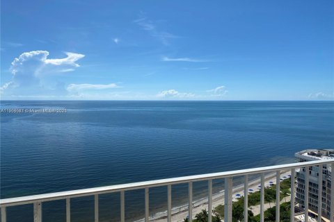 Condominio en alquiler en Key Biscayne, Florida, 3 dormitorios, 174.19 m2 № 1968038 - foto 2