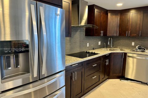 Condominio en alquiler en Key Biscayne, Florida, 3 dormitorios, 174.19 m2 № 1968038 - foto 4