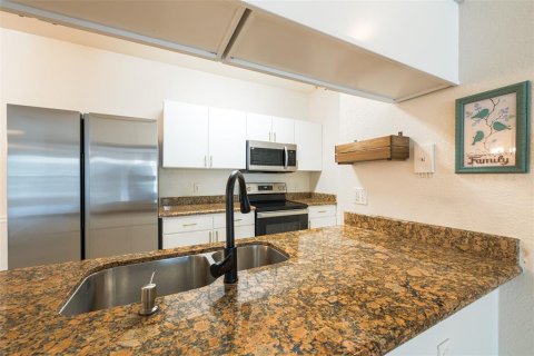 Condo in Tampa, Florida, 2 bedrooms  № 1759953 - photo 3