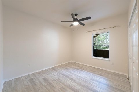 Condo in Tampa, Florida, 2 bedrooms  № 1759953 - photo 12