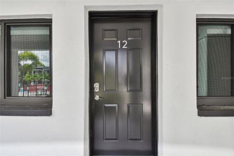 Снять в аренду квартиру в Беллеэйр Блафс, Флорида 2 спальни, 92.9м2, № 1679363 - фото 3