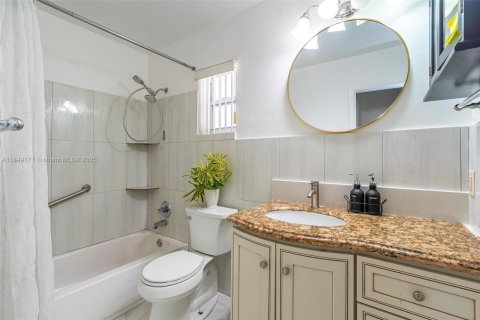 Villa ou maison à louer à Lauderhill, Floride: 3 chambres, 170.2 m2 № 1855310 - photo 21