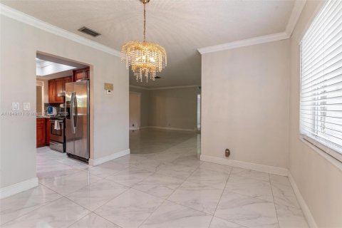 Villa ou maison à louer à Lauderhill, Floride: 3 chambres, 170.2 m2 № 1855310 - photo 10