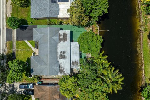 Villa ou maison à louer à Lauderhill, Floride: 3 chambres, 170.2 m2 № 1855310 - photo 4