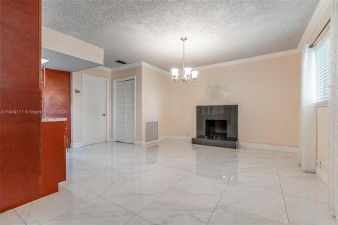 Villa ou maison à louer à Lauderhill, Floride: 3 chambres, 170.2 m2 № 1855310 - photo 11