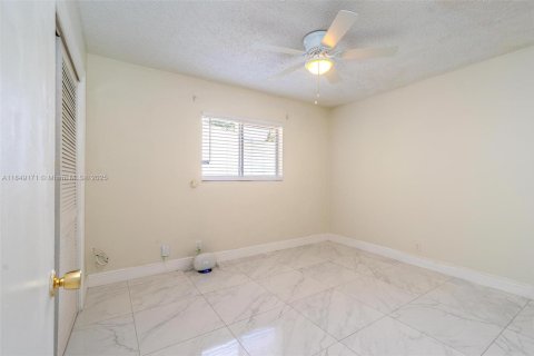 Villa ou maison à louer à Lauderhill, Floride: 3 chambres, 170.2 m2 № 1855310 - photo 18