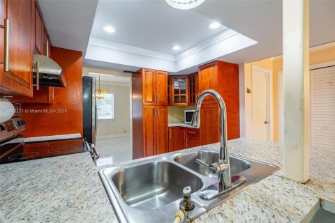 Villa ou maison à louer à Lauderhill, Floride: 3 chambres, 170.2 m2 № 1855310 - photo 14