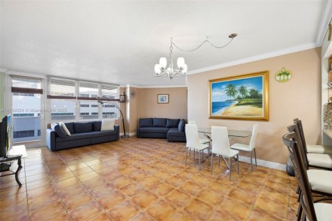 Copropriété à louer à Hollywood, Floride: 1 chambre, 78.69 m2 № 1860379 - photo 8