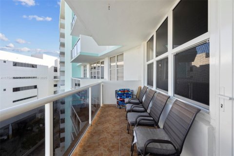 Copropriété à louer à Hollywood, Floride: 1 chambre, 78.69 m2 № 1860379 - photo 16