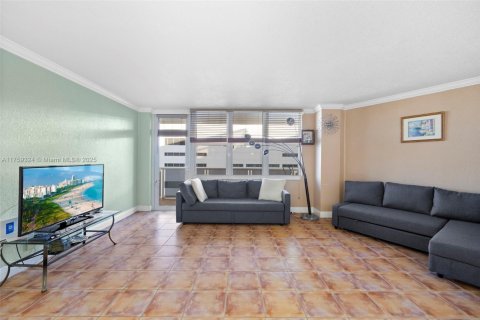 Copropriété à louer à Hollywood, Floride: 1 chambre, 78.69 m2 № 1860379 - photo 14