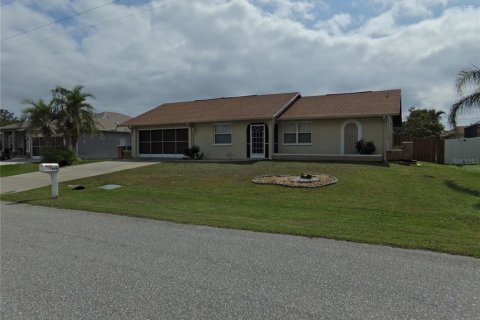 House in Englewood, Florida 2 bedrooms, 114.55 sq.m. № 1907173 - photo 3