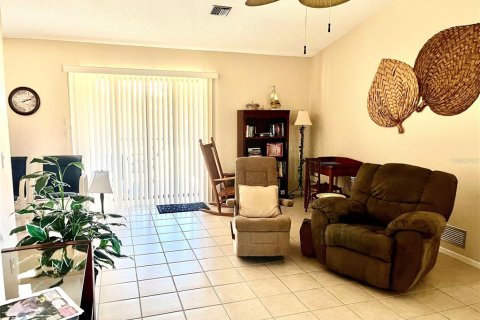 House in Englewood, Florida 2 bedrooms, 114.55 sq.m. № 1907173 - photo 4