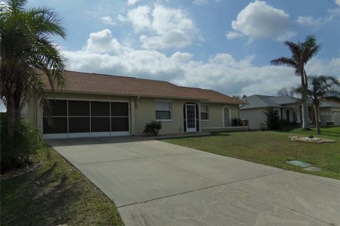House in Englewood, Florida 2 bedrooms, 114.55 sq.m. № 1907173 - photo 1