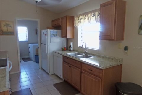 House in Englewood, Florida 2 bedrooms, 114.55 sq.m. № 1907173 - photo 15