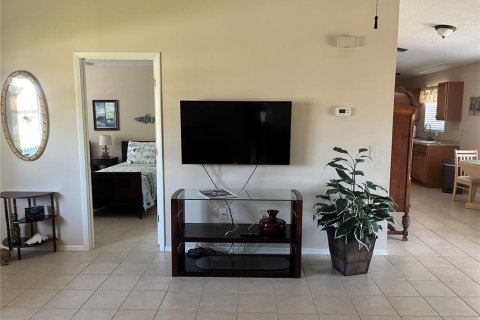 House in Englewood, Florida 2 bedrooms, 114.55 sq.m. № 1907173 - photo 6