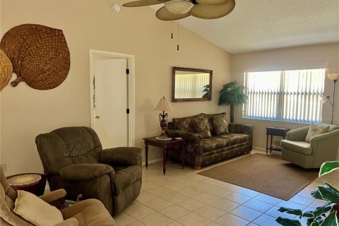 House in Englewood, Florida 2 bedrooms, 114.55 sq.m. № 1907173 - photo 5