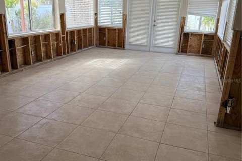 Купить виллу или дом в Клируотер, Флорида 8 комнат, 140м2, № 1552608 - фото 17