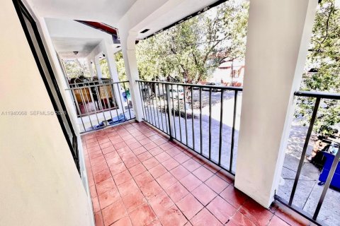 House in Miami, Florida 3 bedrooms, 111.48 sq.m. № 2000962 - photo 7