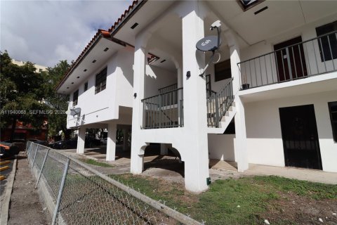 House in Miami, Florida 3 bedrooms, 111.48 sq.m. № 2000962 - photo 21