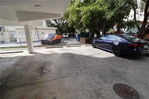 House in Miami, Florida 3 bedrooms, 111.48 sq.m. № 2000962 - photo 27