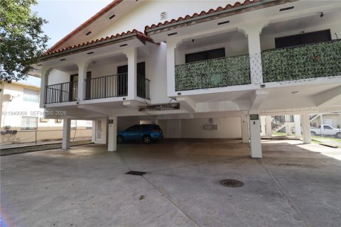 House in Miami, Florida 3 bedrooms, 111.48 sq.m. № 2000962 - photo 28