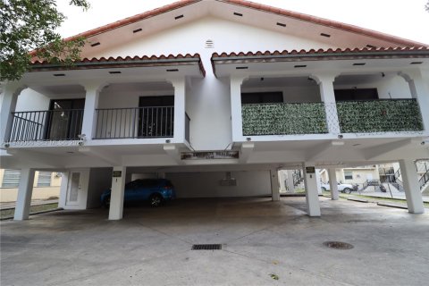 House in Miami, Florida 3 bedrooms, 111.48 sq.m. № 2000962 - photo 12