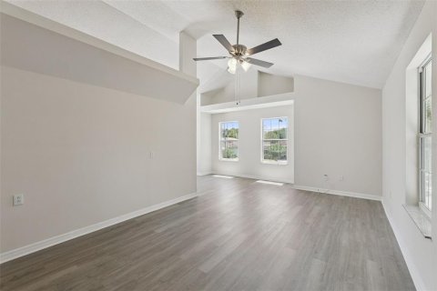 House in Palm Coast, Florida 4 bedrooms, 171.68 sq.m. № 2259343 - photo 6
