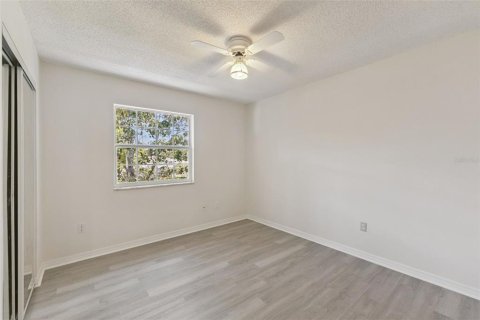 House in Palm Coast, Florida 4 bedrooms, 171.68 sq.m. № 2259343 - photo 17