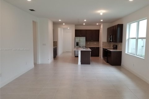 Снять в аренду виллу или дом в Дирфилд-Бич, Флорида 2 спальни, 147.71м2, № 1992734 - фото 12