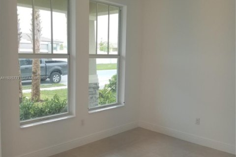 Снять в аренду виллу или дом в Дирфилд-Бич, Флорида 2 спальни, 147.71м2, № 1992734 - фото 3