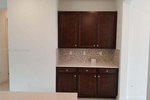 Снять в аренду виллу или дом в Дирфилд-Бич, Флорида 2 спальни, 147.71м2, № 1992734 - фото 6