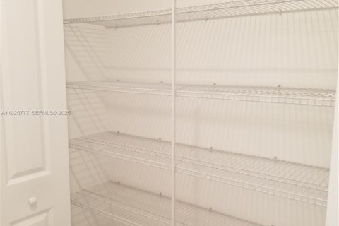 Снять в аренду виллу или дом в Дирфилд-Бич, Флорида 2 спальни, 147.71м2, № 1992734 - фото 9